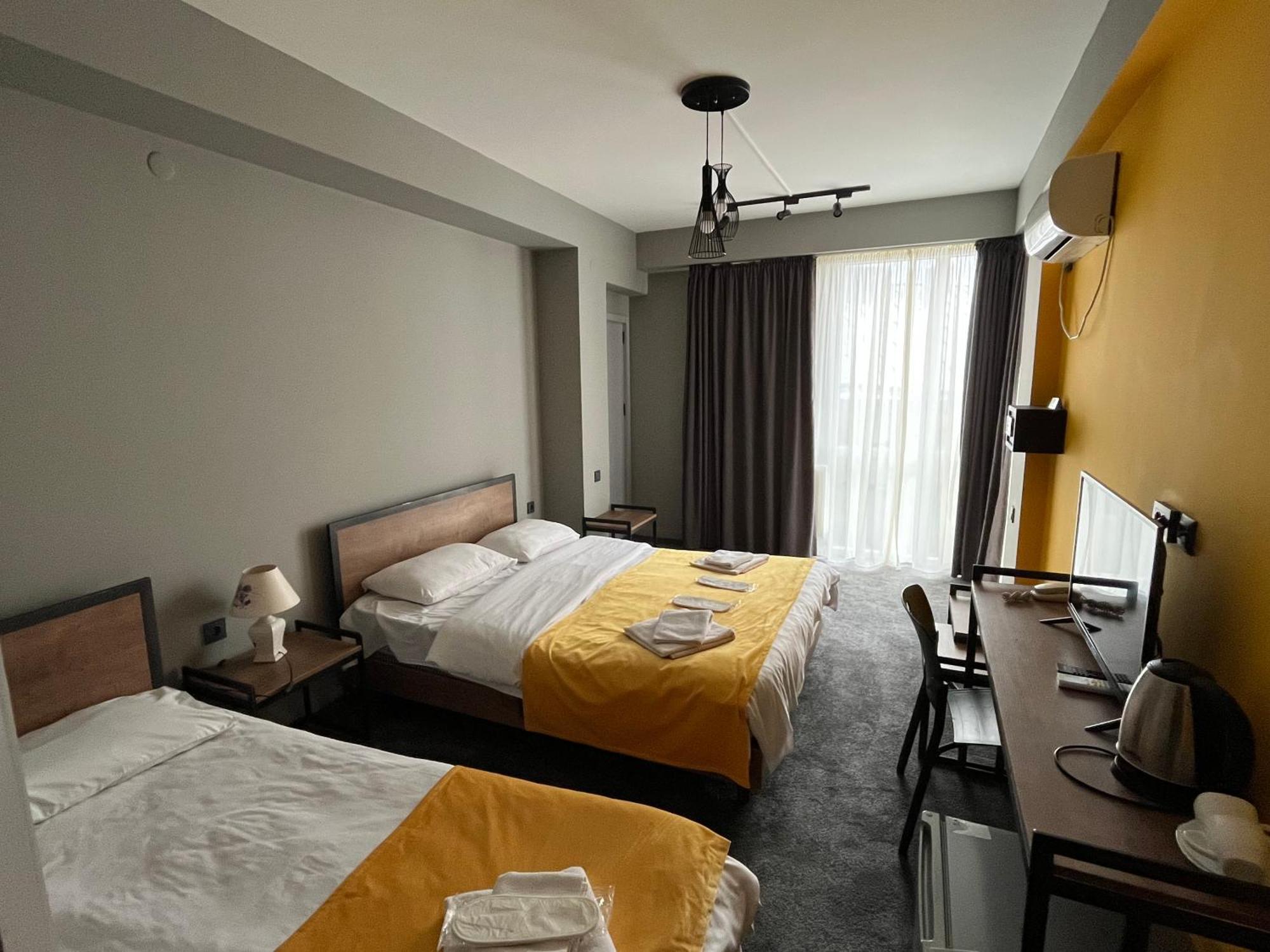 Diuma Hotel Tbilissi Extérieur photo