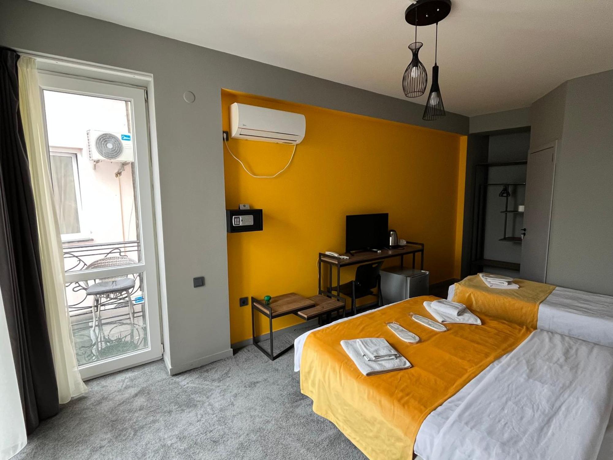 Diuma Hotel Tbilissi Extérieur photo