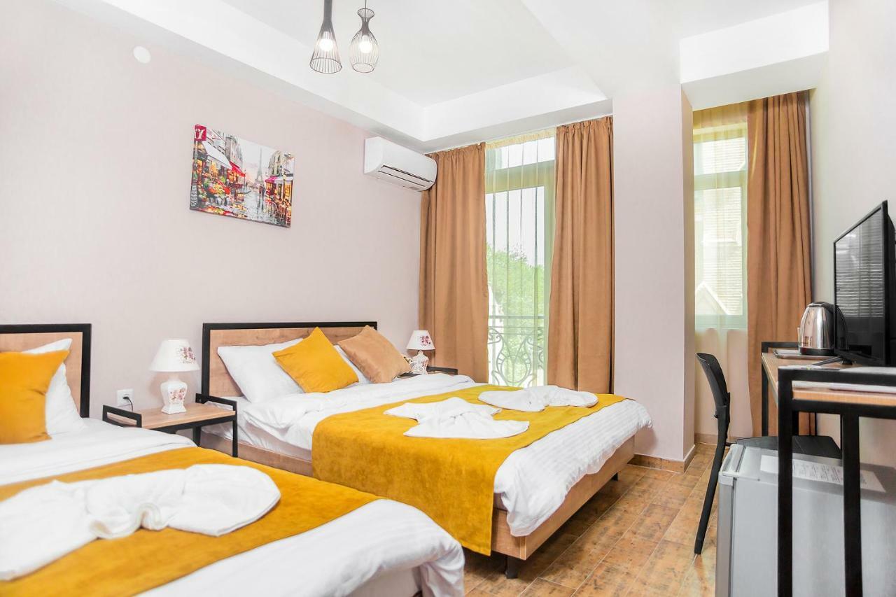 Diuma Hotel Tbilissi Extérieur photo